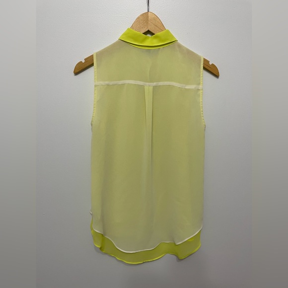 EXPRESS Yellow and White Sleeveless Blouse - Picture 2 of 4